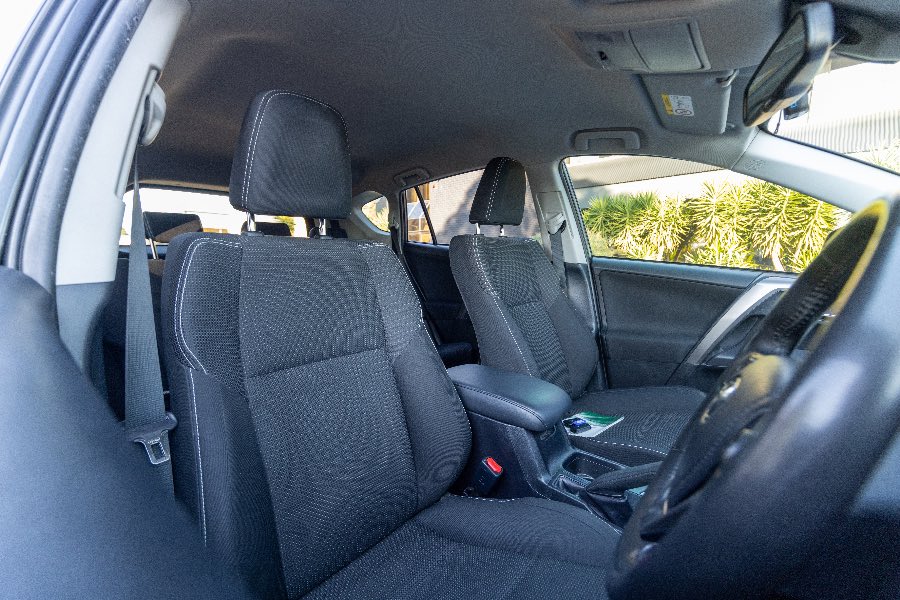 2018 TOYOTA RAV4 GXL AWD detail view 19 photo on CarNest