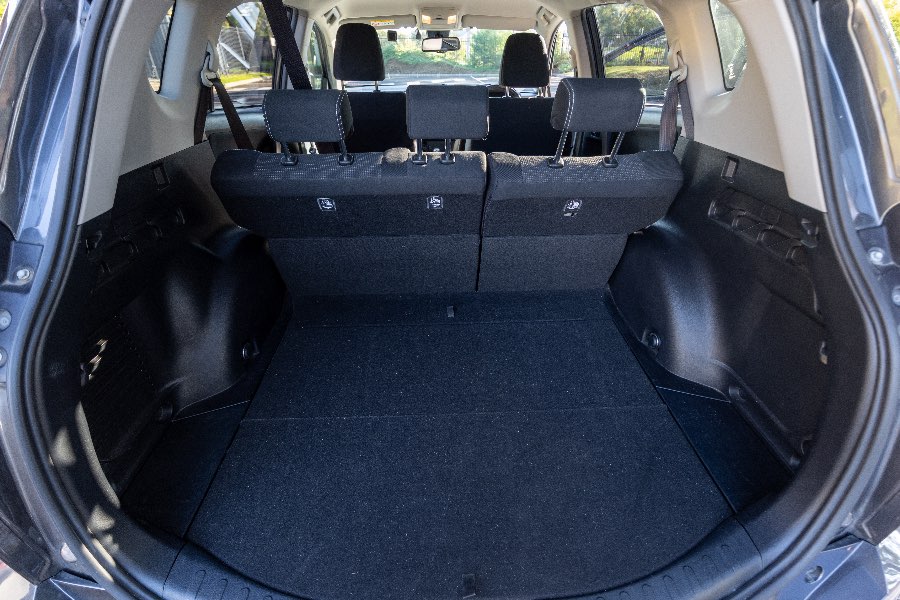 2018 TOYOTA RAV4 GXL AWD detail view 9 photo on CarNest