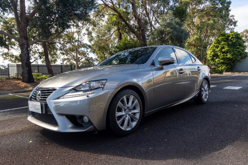 2014 LEXUS IS300H interior dashboard photo on CarNest