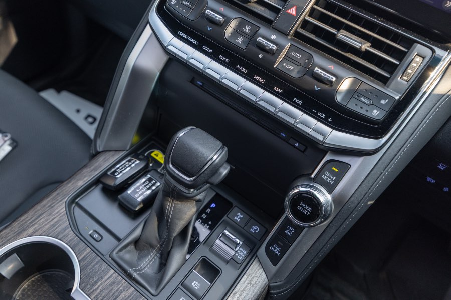 2023 TOYOTA LAND CRUISER VX detail view 16 photo on CarNest