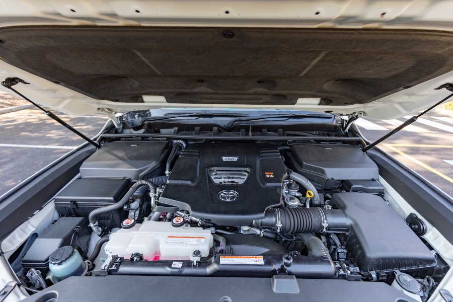 2023 TOYOTA LAND CRUISER VX detail view 21 photo on CarNest