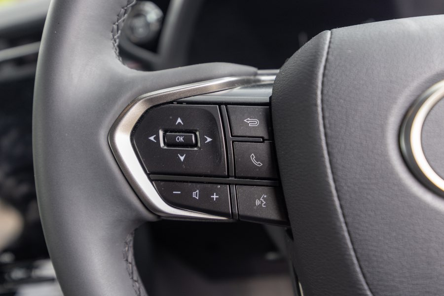 2024 LEXUS LBX LUXURY detail view 14 photo on CarNest