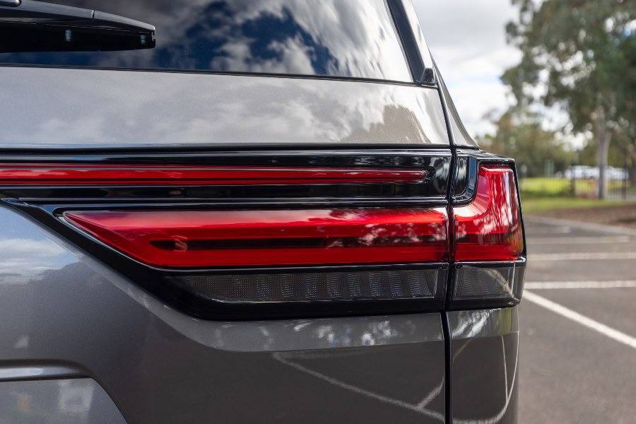 2023 LEXUS LX600 additional detail photo on CarNest