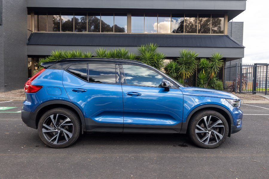 2020 VOLVO T5 R-DESIGN additional detail photo on CarNest