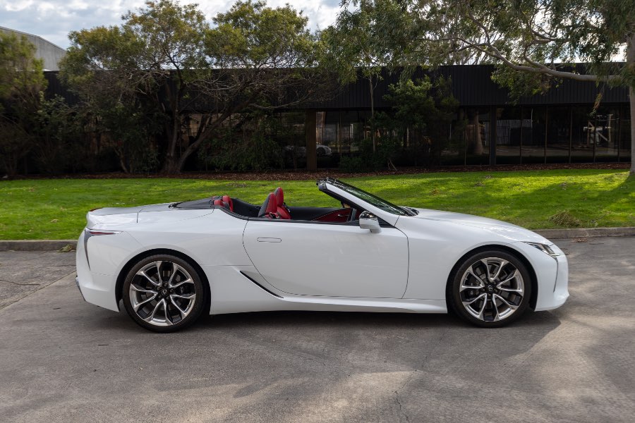 2023 LEXUS LC500 CONVERTIBLE interior dashboard photo on CarNest