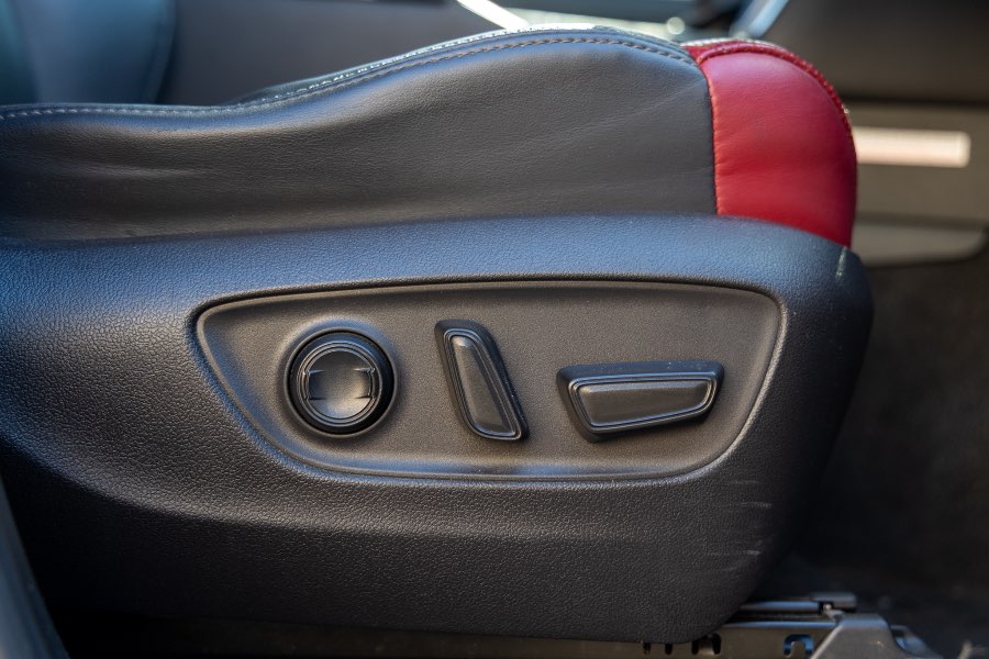 2022 TOYOTA LAND CRUISER LC300 SAHARA ZX detail view 18 photo on CarNest
