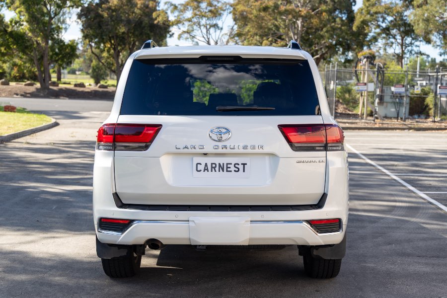 2022 TOYOTA LAND CRUISER LC300 SAHARA ZX cabin detail photo on CarNest