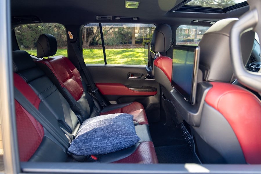 2022 TOYOTA LAND CRUISER LC300 SAHARA ZX detail view 8 photo on CarNest