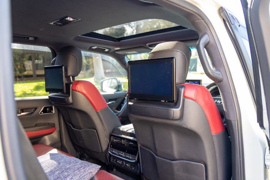 2022 TOYOTA LAND CRUISER LC300 SAHARA ZX detail view 9 photo on CarNest