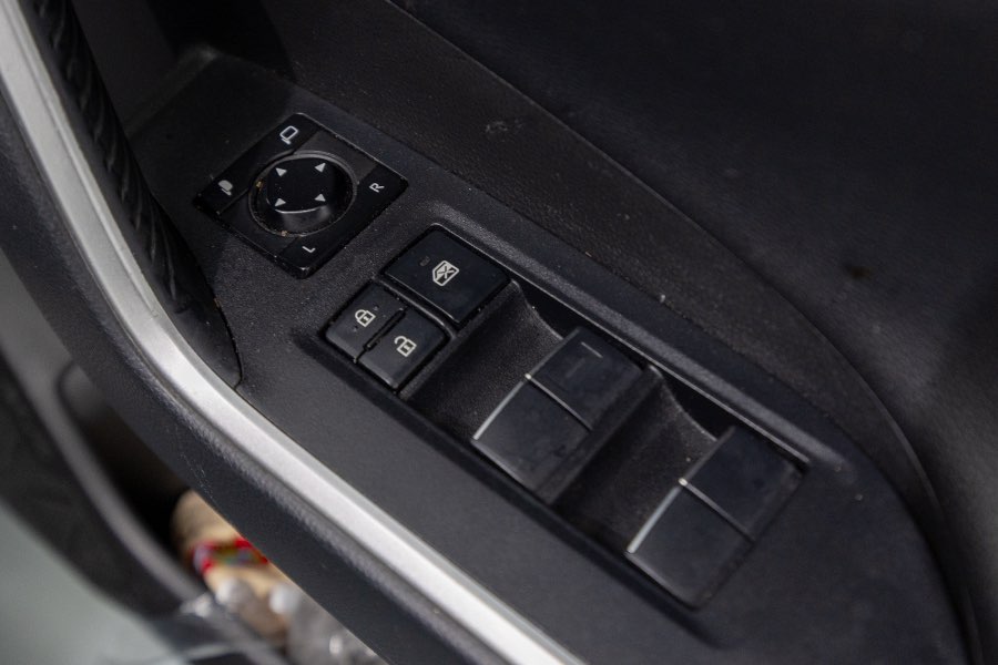 2020 TOYOTA RAV4 CRUISER detail view 20 photo on CarNest