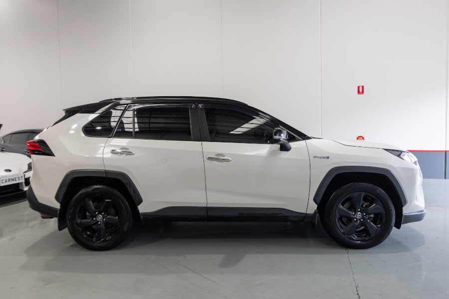 2020 TOYOTA RAV4 CRUISER detail view 21 photo on CarNest
