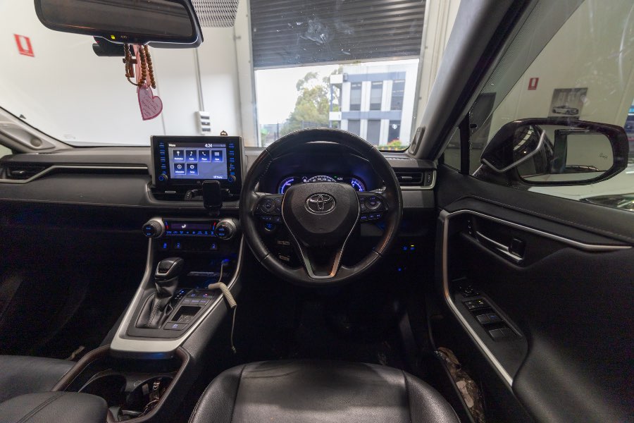 2020 TOYOTA RAV4 CRUISER detail view 7 photo on CarNest