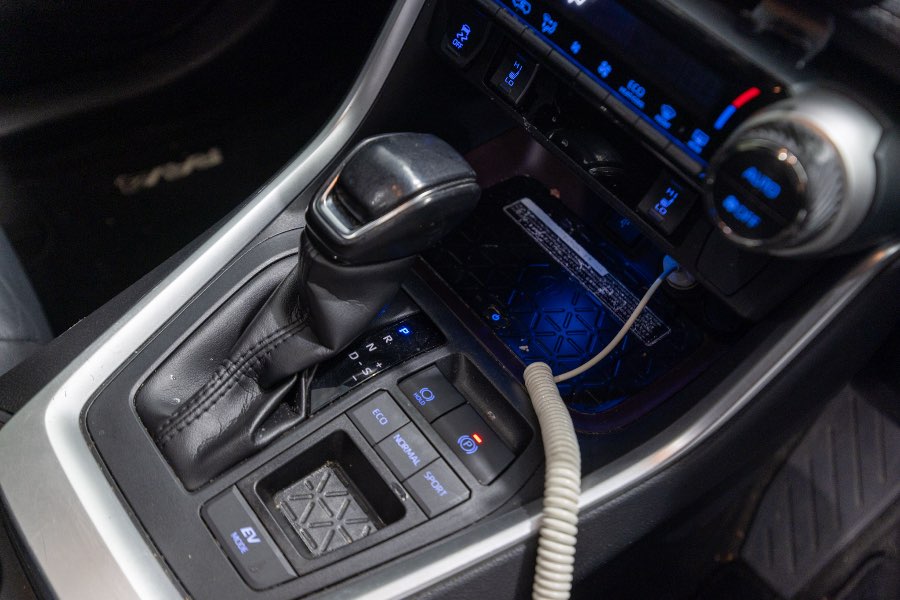 2020 TOYOTA RAV4 CRUISER detail view 9 photo on CarNest