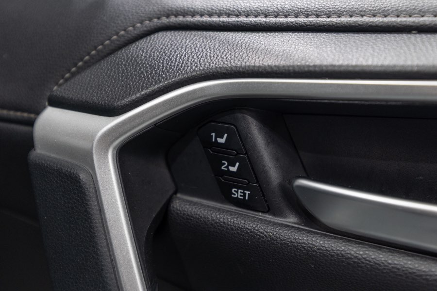 2020 TOYOTA RAV4 CRUISER detail view 10 photo on CarNest