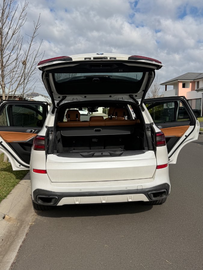 2021 BMW X5 30D 2021 side profile photo on CarNest