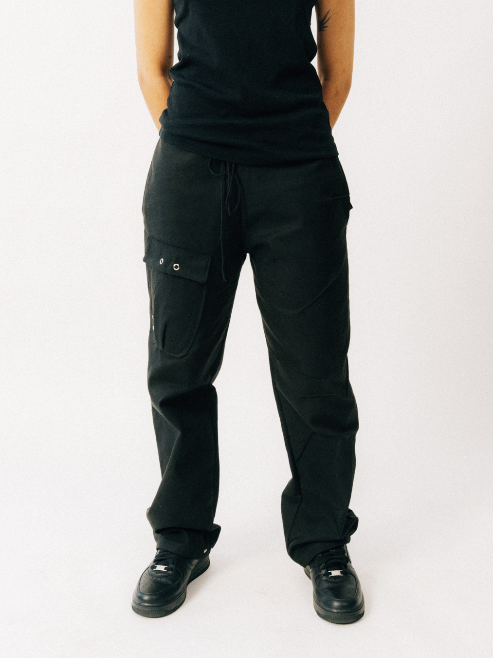 Revisit black cargo pant