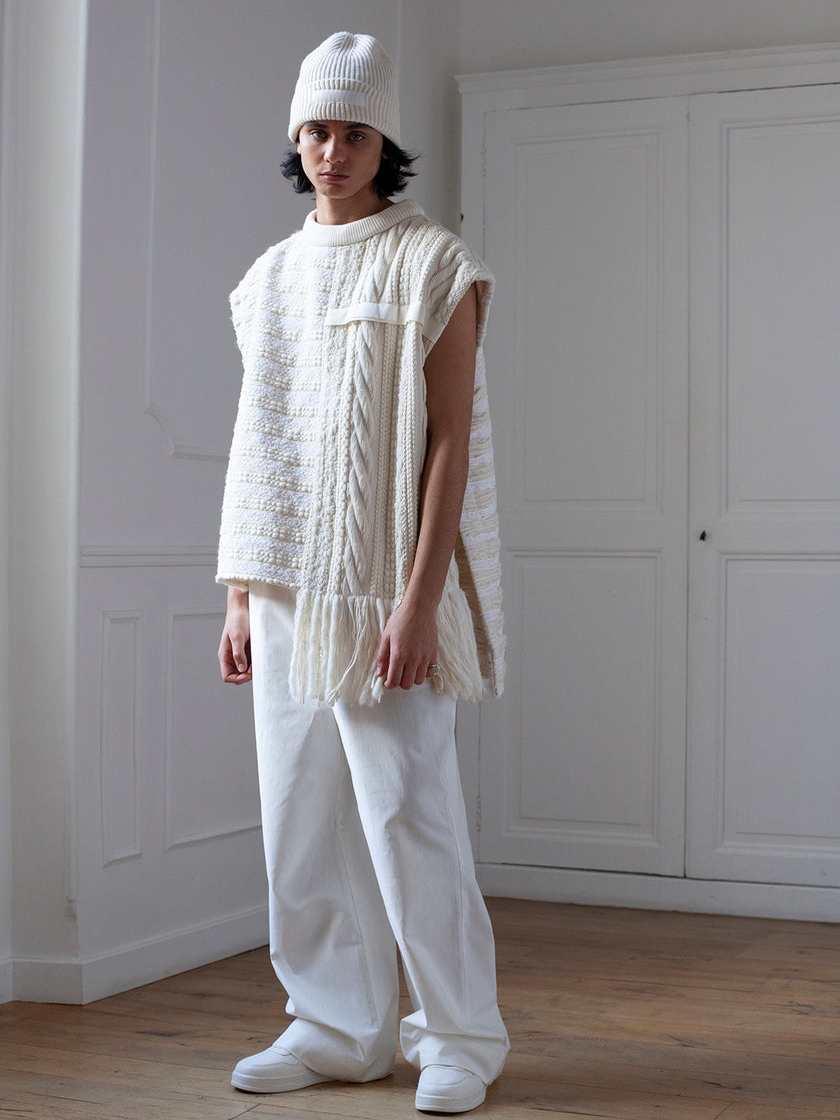 ARTISANAL SLEEVELESS SWEATER