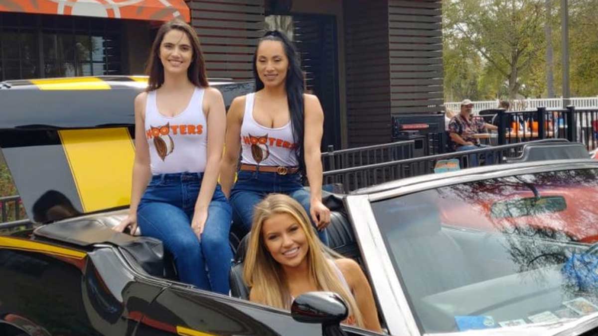 Hooters and Cruisers