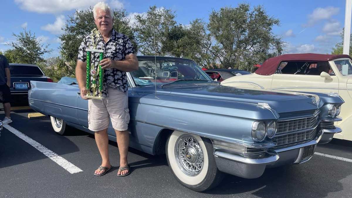 Perkins Restaurant & Bakery Car Show