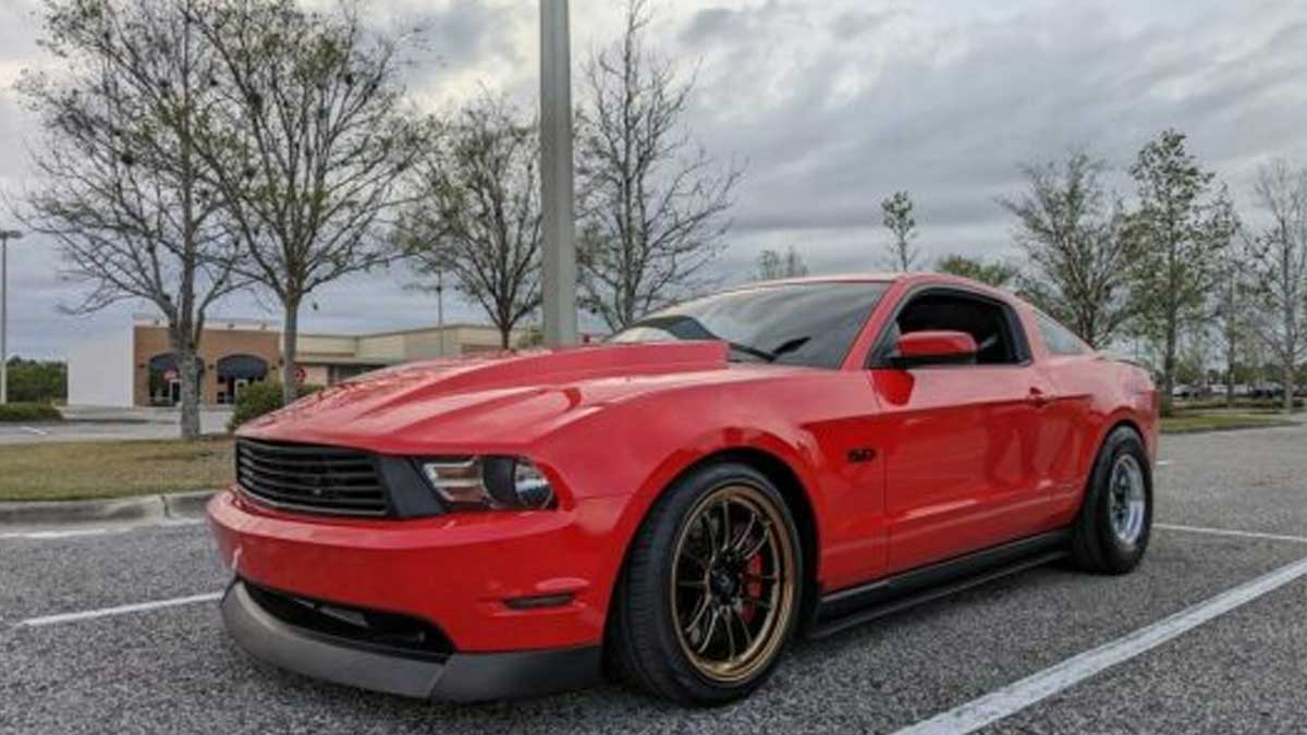 Sinister Saturdays Cruise Night