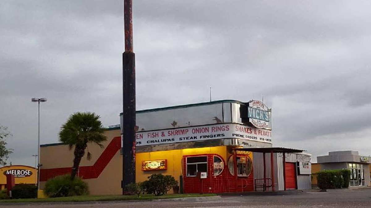 Vick's Famous Hamburgers Monthly Cruise Night
