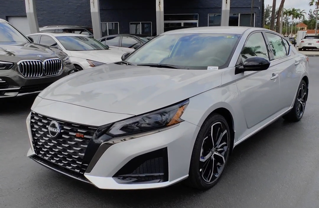 2024 Nissan Altima SR: A Stylish and Sporty Sedan