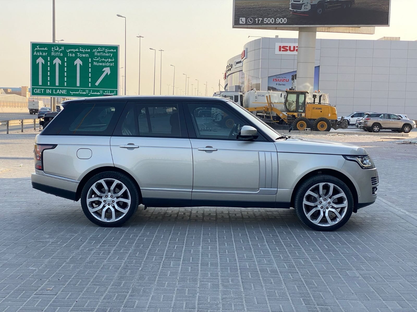 2014 Land Rover Range Rover Vogue SE for sale in Bahrain