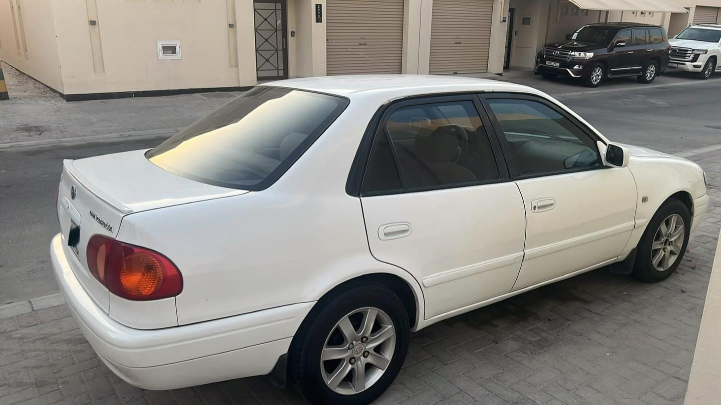 2000 Toyota Corolla