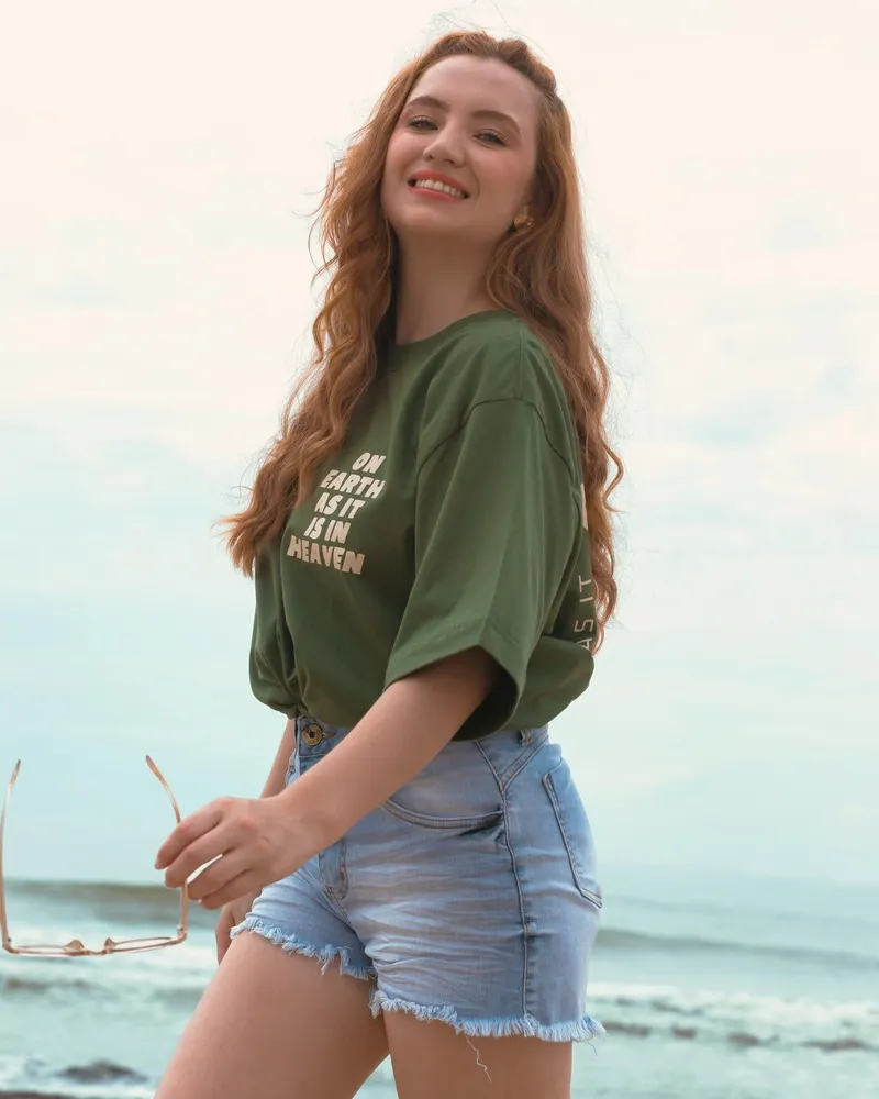 Camiseta Cristã Unissex Heaven On Earth - Oversized