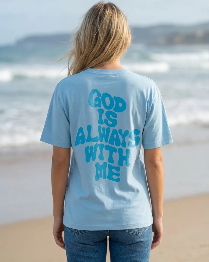 Camiseta Cristã Unissex God Is Always With Me - Oversized — imagem 3