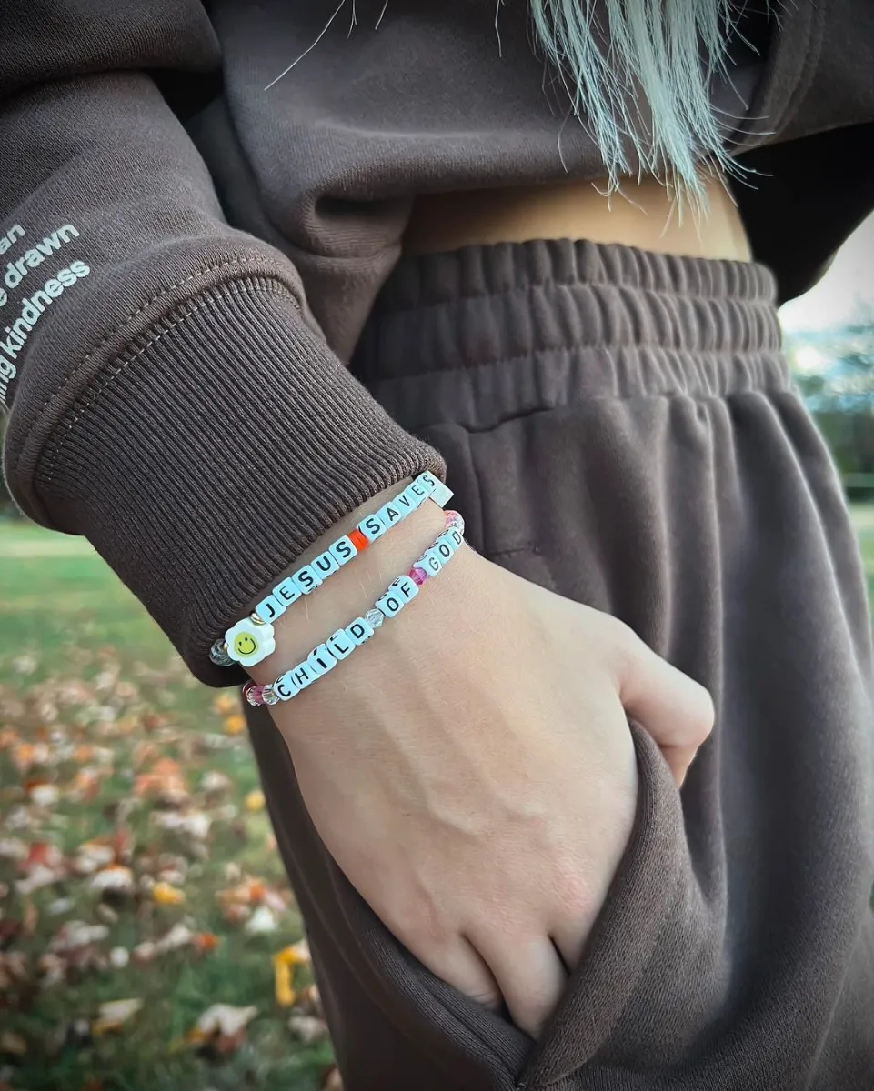 Pulseira Cristã de Letras - Jesus Salva — imagem 3