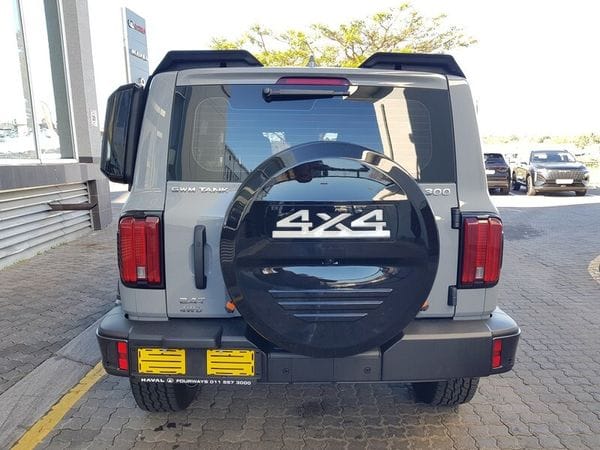 2026 GWM Tank 300 2.4T Ultra Luxury 4WD Auto photo 2