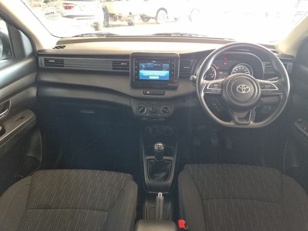 2025 Toyota Rumion 1.5 SX photo 3