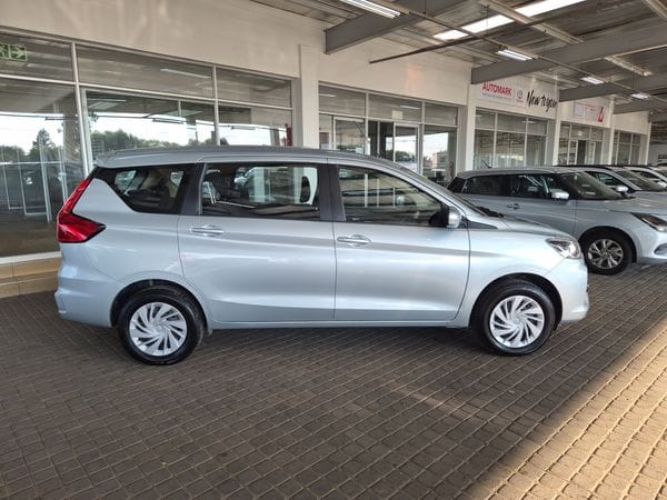 2025 Toyota Rumion 1.5 SX photo 5