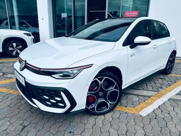 2026 Volkswagen Golf GTI 2.0 TSI Auto photo 3