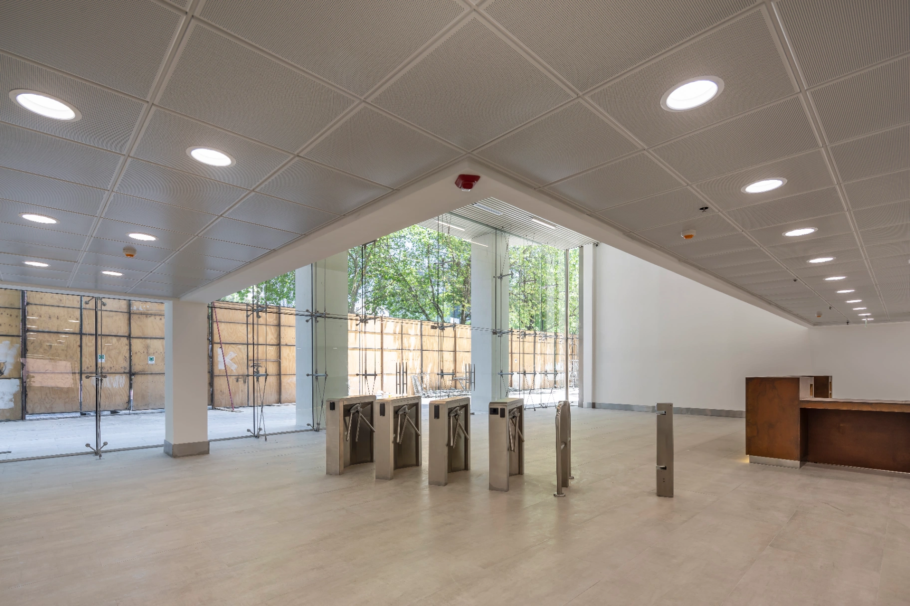 Hall de Acceso Sura - 4