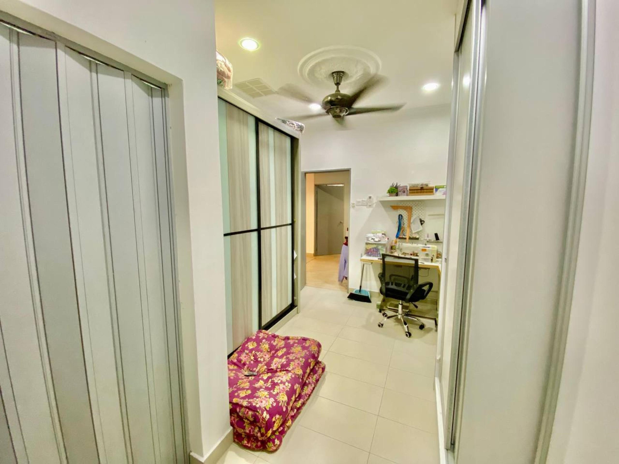 Full Photo 1841 of Rumah 2 Tingkat Renovated & Extened Jalan Puyuh, Taman Bentara, Telok Panglima Garang, Selangor