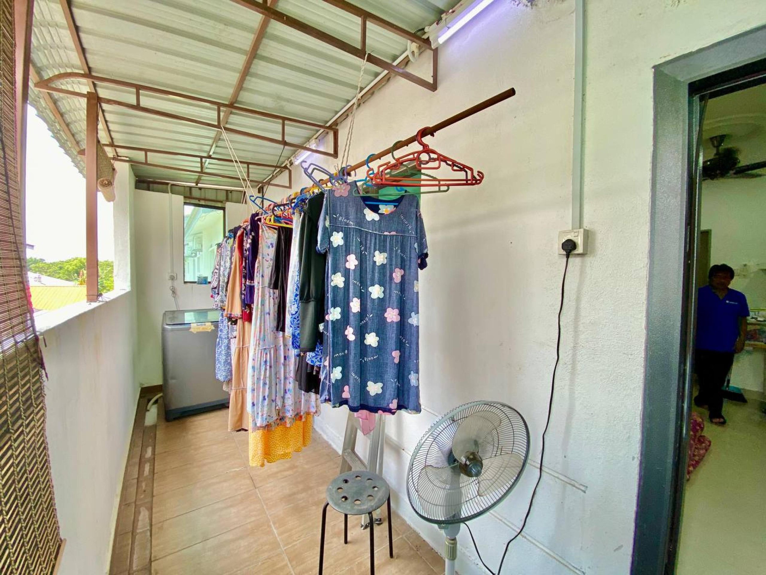 Full Photo 1842 of Rumah 2 Tingkat Renovated & Extened Jalan Puyuh, Taman Bentara, Telok Panglima Garang, Selangor