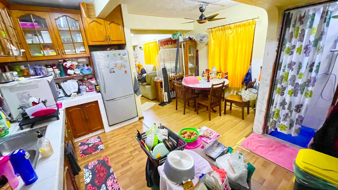 Full Photo 17042 of 3-Storey Terrace End Lot at Taman Bukit Teratai, Ampang Selangor