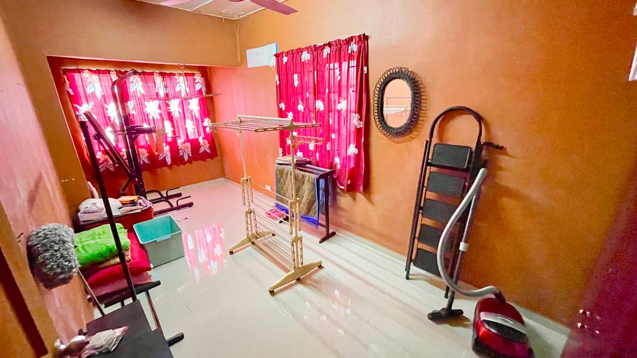 Full Photo 17048 of 3-Storey Terrace End Lot at Taman Bukit Teratai, Ampang Selangor