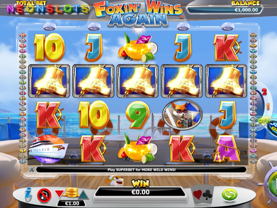 Foxin' Wins Football Fever slot game