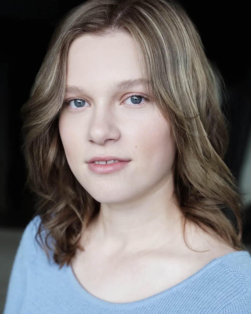 Chloë Lewis