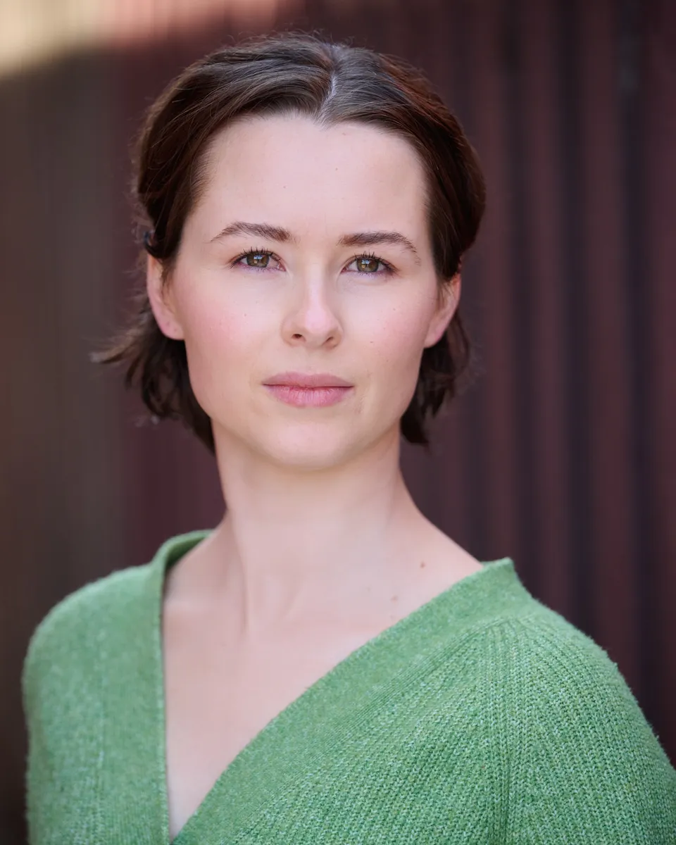Zoe L Smith