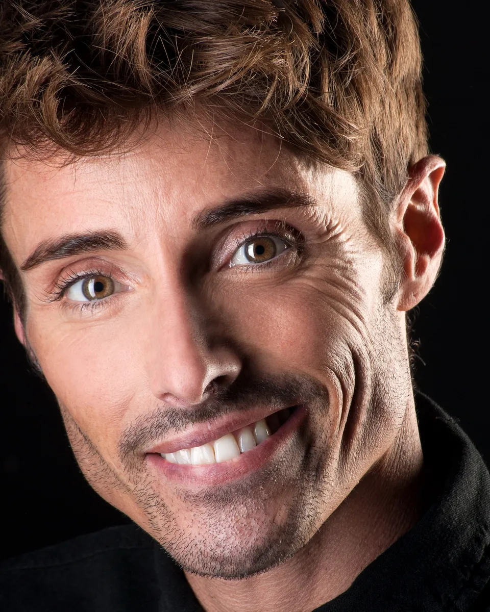 AARON COBOS