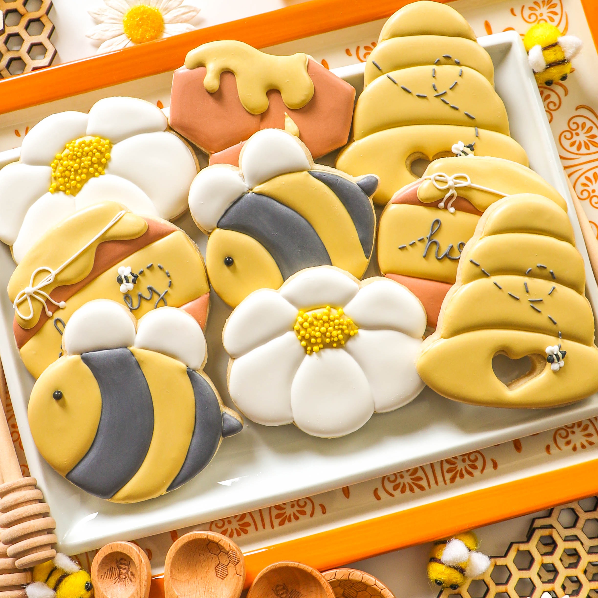 CLASS COOKIE DECORATING: April 13 - 11AM Oh Honey! - Cookie Decorating Class