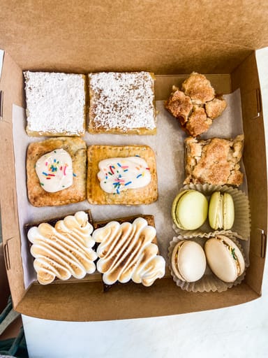 April Dessert Box