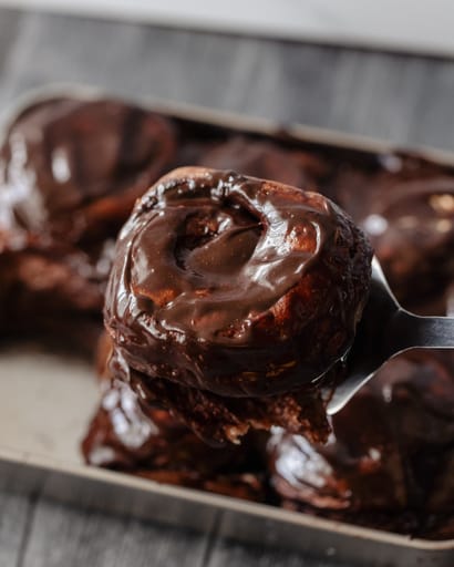Vegan Hot Chocolate Cinnamon Rolls