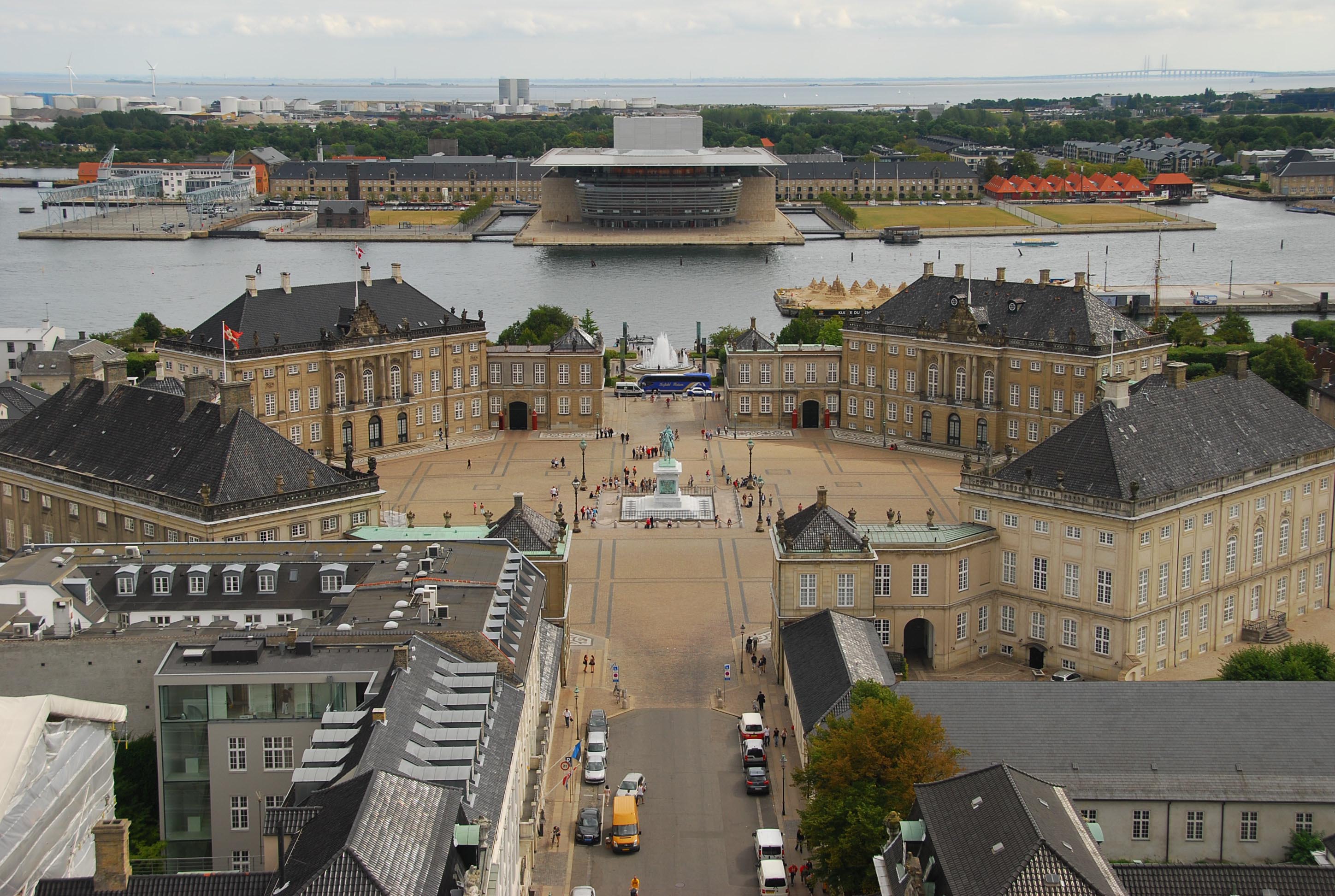 Amalienborg Slotsplads - Cover Photo