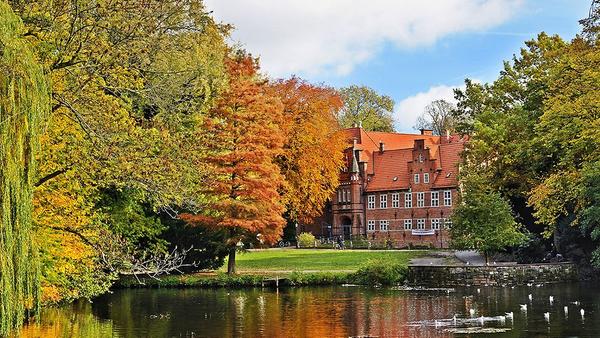 Bergedorf Castle - Bergedorf castle outside gallery thumbnail