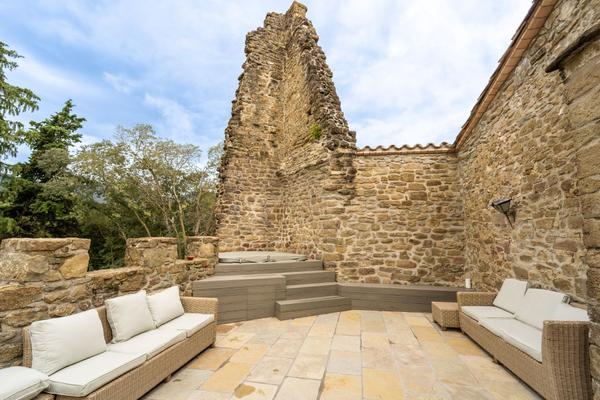Falgons Castle - Patio / Jacuzzi gallery thumbnail